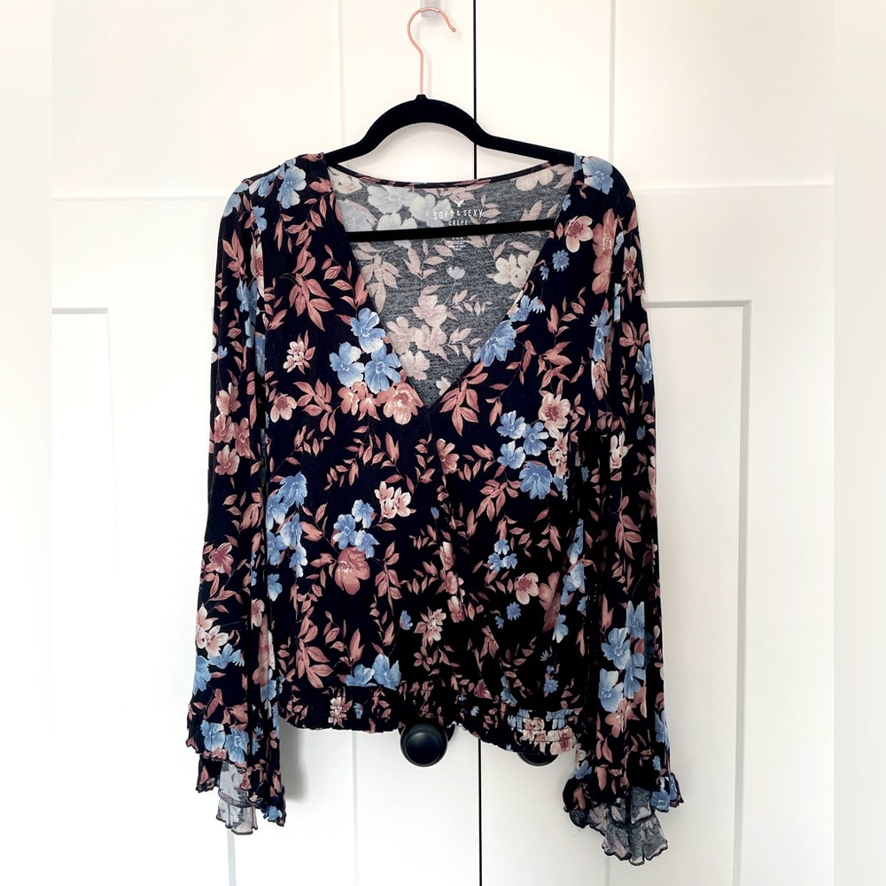 American eagle long sleeve floral top